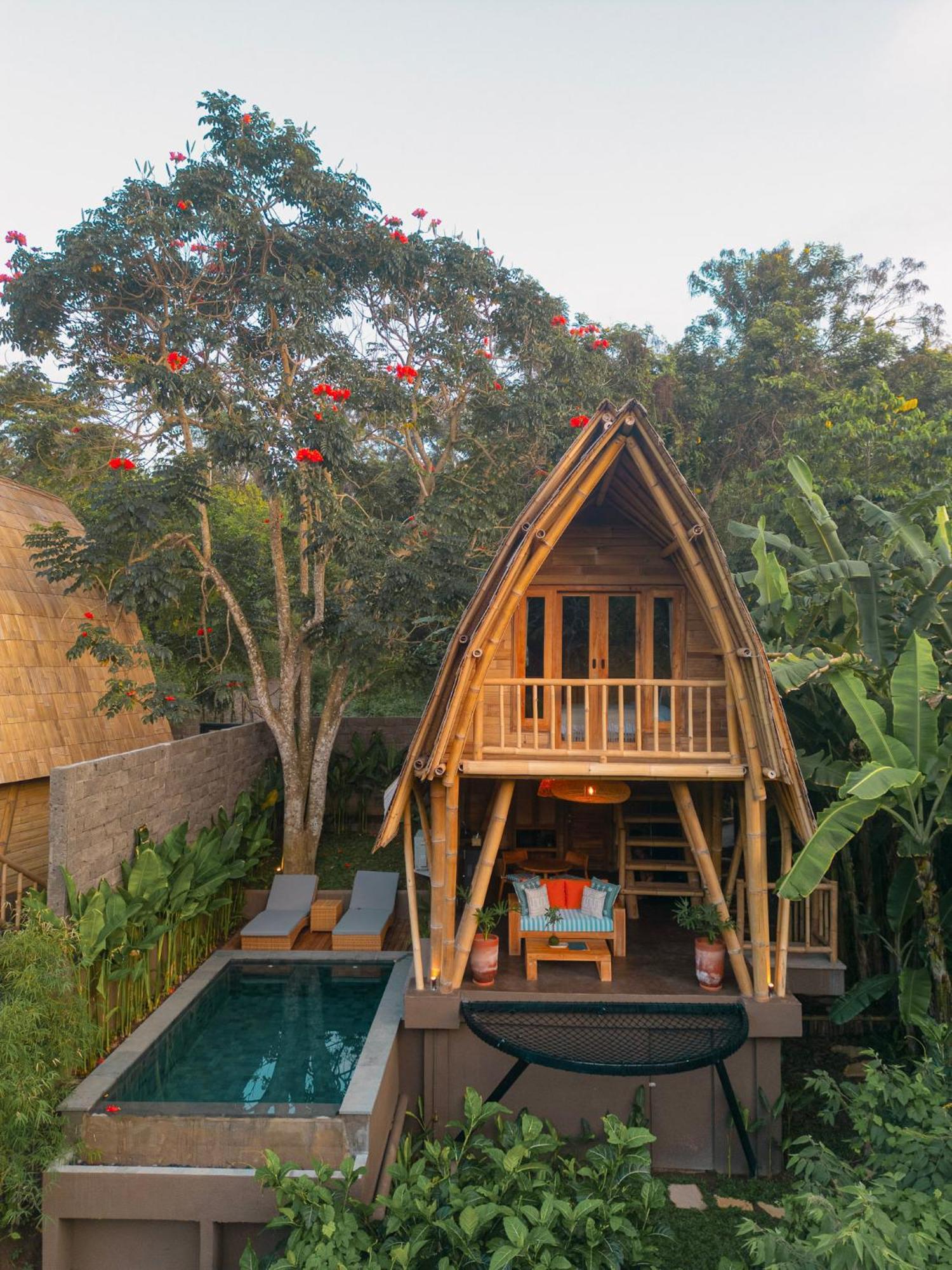 Mahajiva Villa *